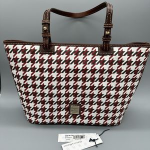 Dooney & Bourke Brick Houndstooth Small Leisure Shopper